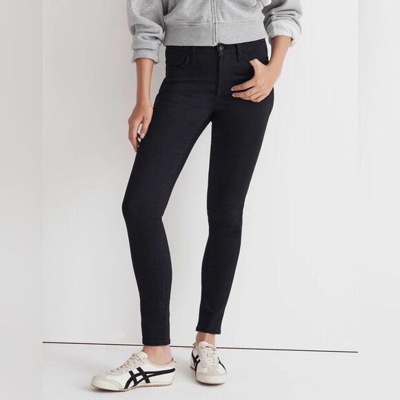 Madewell NWT 9" Mid Rise Roadtripper Skinny Jeans Size 26 in Bennett Wash - Picture 1 of 9